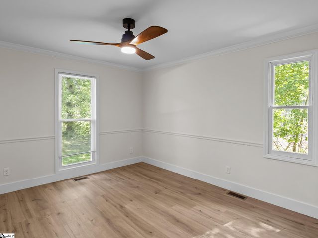 21298 E 76 Highway, Laurens, SC 29360