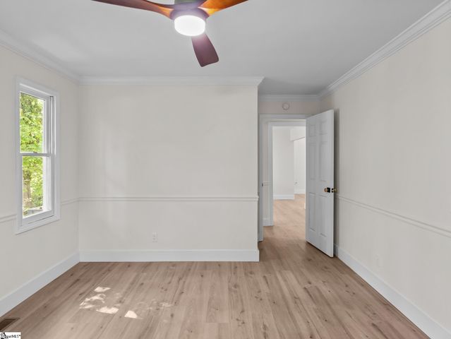21298 E 76 Highway, Laurens, SC 29360
