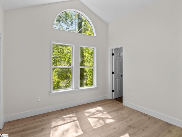 21298 E 76 Highway, Laurens, SC 29360