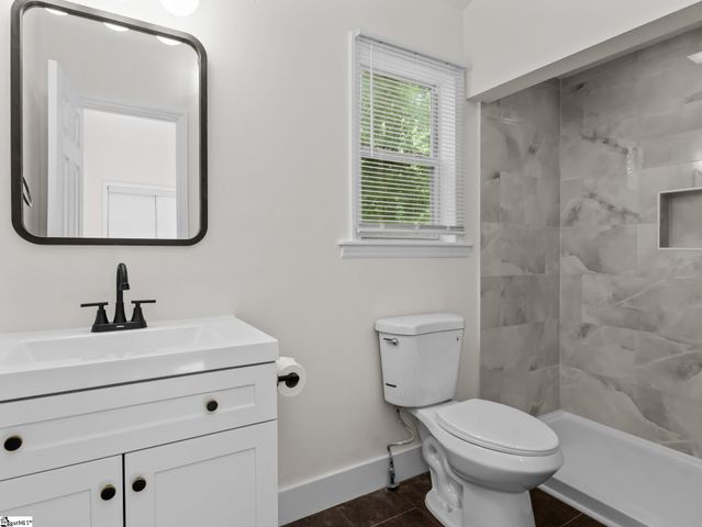 21298 E 76 Highway, Laurens, SC 29360