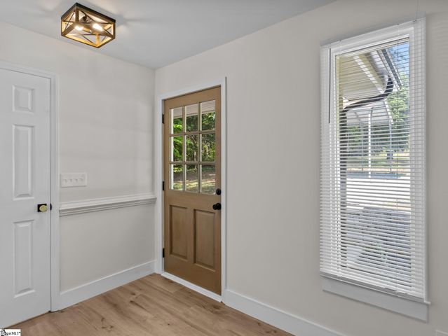21298 E 76 Highway, Laurens, SC 29360