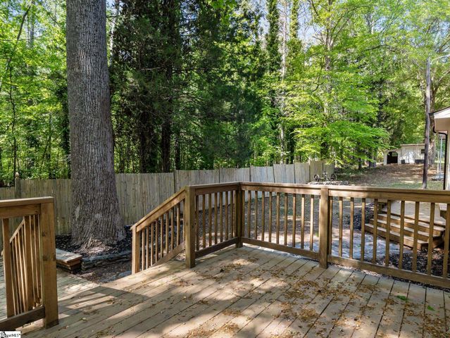 21298 E 76 Highway, Laurens, SC 29360