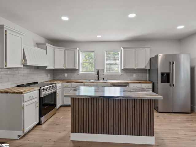 21298 E 76 Highway, Laurens, SC 29360