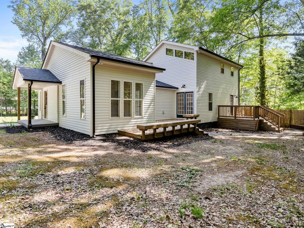 21298 E 76 Highway, Laurens, SC 29360