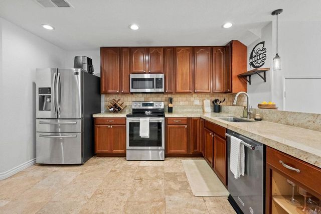 13803 Pinkard Way 15, El Cajon, CA 92021