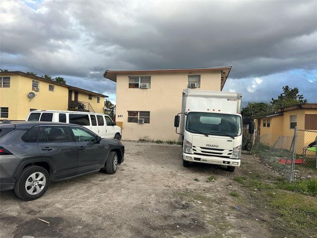 693 SW 5th Street, Belle Glade, FL 33430