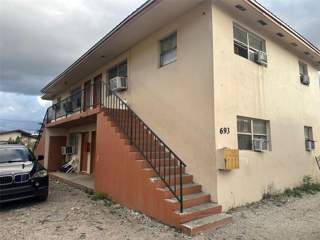 693 SW 5th Street, Belle Glade, FL 33430