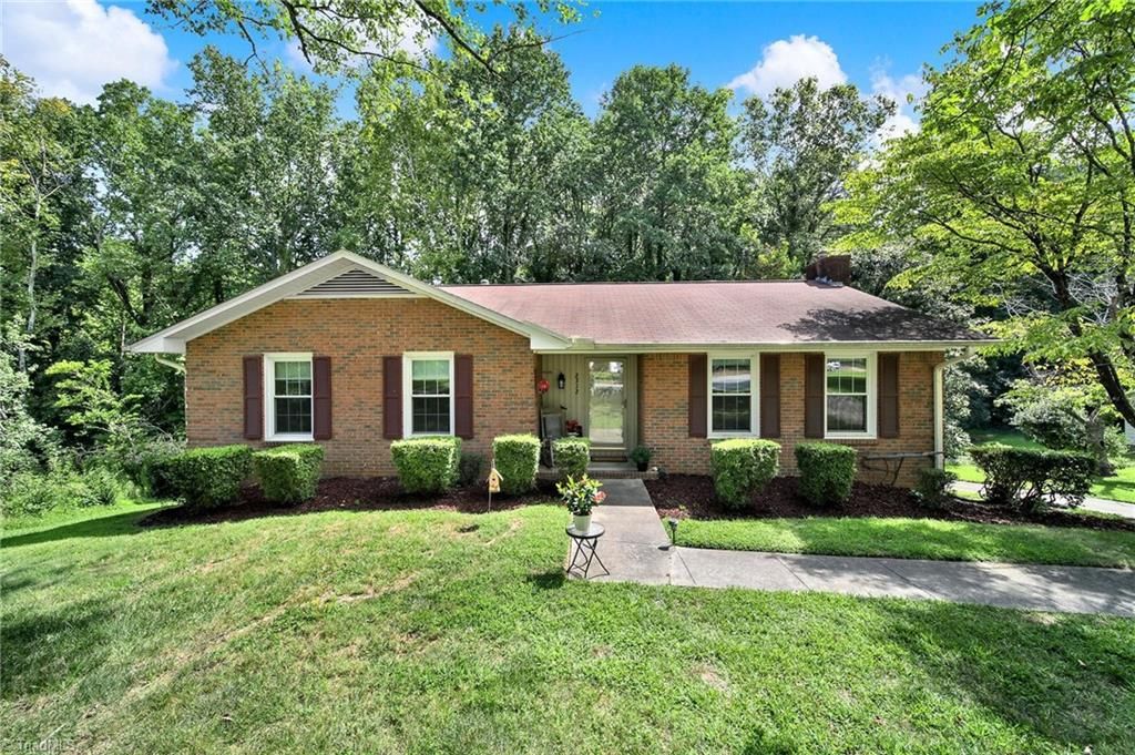 2312 Dover Place, High Point, NC 27265