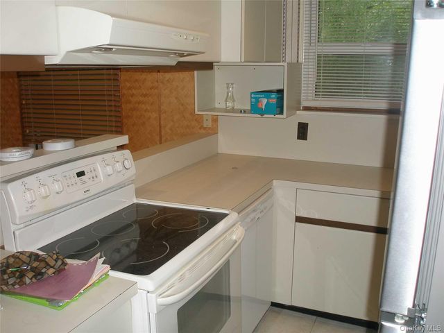 4924 Express Dr South, Ronkonkoma, NY 11779