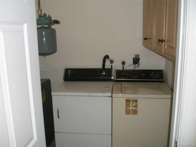4924 Express Dr South, Ronkonkoma, NY 11779