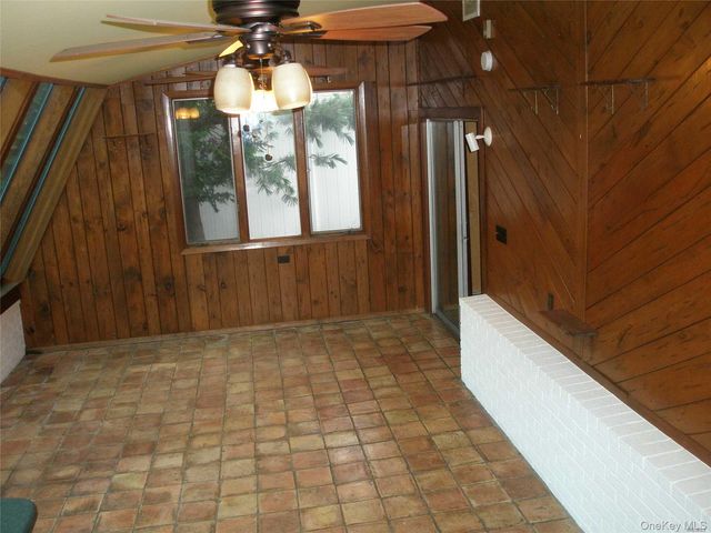 4924 Express Dr South, Ronkonkoma, NY 11779