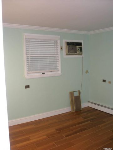 4924 Express Dr South, Ronkonkoma, NY 11779