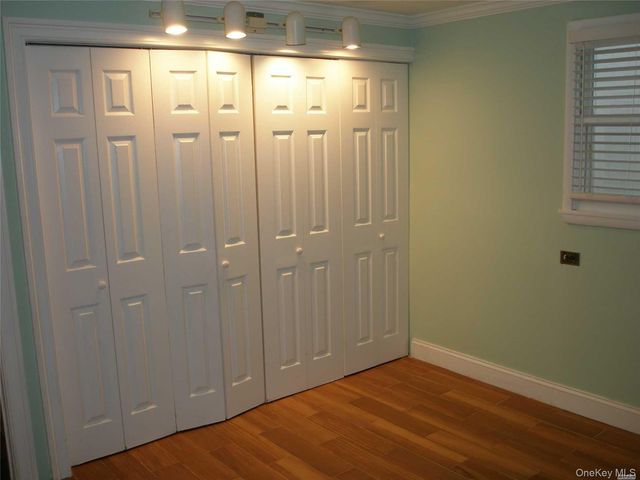 4924 Express Dr South, Ronkonkoma, NY 11779