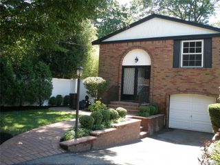 4924 Express Dr South, Ronkonkoma, NY 11779