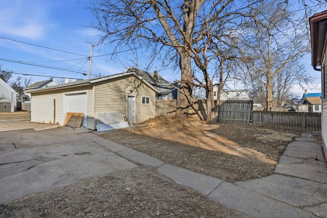 2626 Brady Street, Davenport, IA 52803