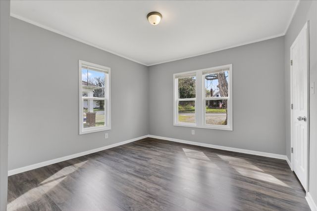 859 Greenwood Ave, Clarksville, TN 37040