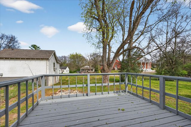 859 Greenwood Ave, Clarksville, TN 37040