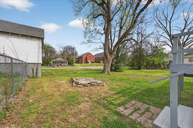 859 Greenwood Ave, Clarksville, TN 37040