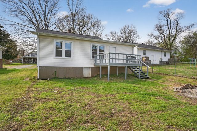 859 Greenwood Ave, Clarksville, TN 37040