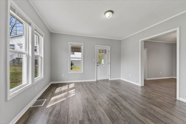 859 Greenwood Ave, Clarksville, TN 37040