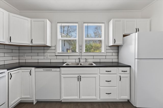 859 Greenwood Ave, Clarksville, TN 37040