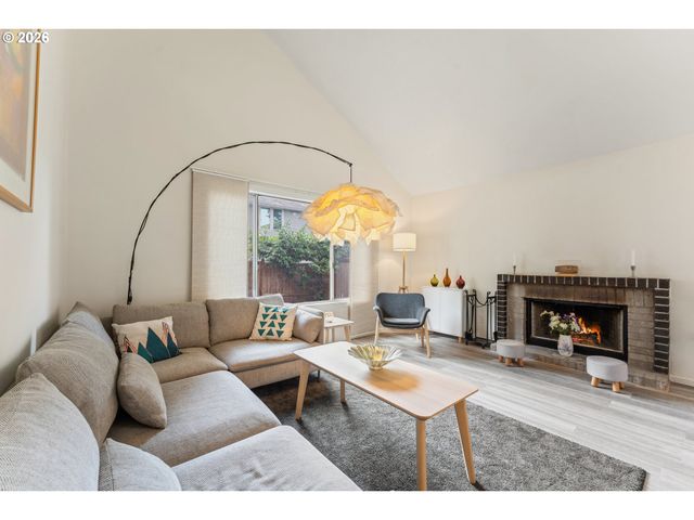 11131 Sw 45TH Ave, Portland, OR 97219