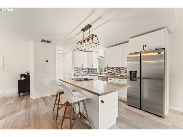 11131 Sw 45TH Ave, Portland, OR 97219