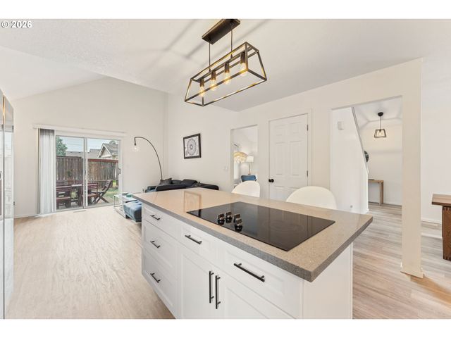 11131 Sw 45TH Ave, Portland, OR 97219