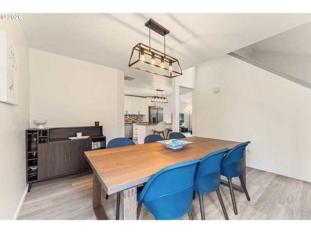 11131 Sw 45TH Ave, Portland, OR 97219