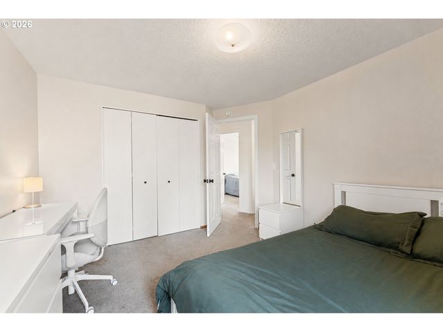 11131 Sw 45TH Ave, Portland, OR 97219