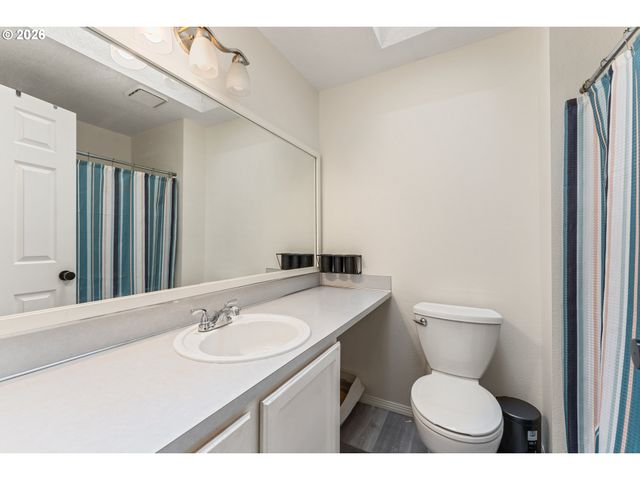 11131 Sw 45TH Ave, Portland, OR 97219