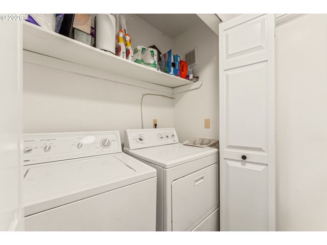 11131 Sw 45TH Ave, Portland, OR 97219