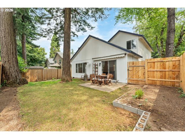 11131 Sw 45TH Ave, Portland, OR 97219