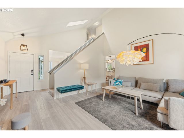 11131 Sw 45TH Ave, Portland, OR 97219
