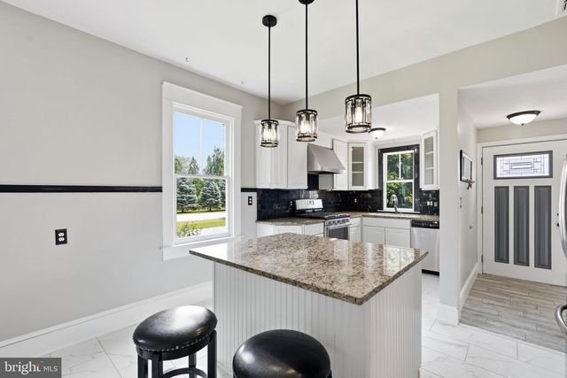 6924 SUNDOWN RD, Laytonsville, MD 20882
