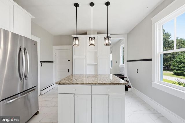 6924 SUNDOWN RD, Laytonsville, MD 20882