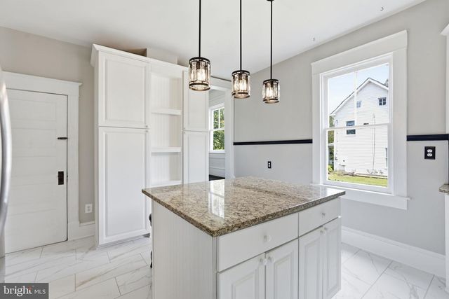 6924 SUNDOWN RD, Laytonsville, MD 20882