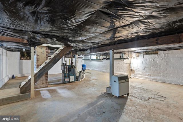 6924 SUNDOWN RD, Laytonsville, MD 20882