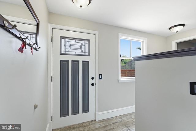 6924 SUNDOWN RD, Laytonsville, MD 20882