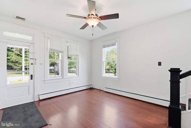 6924 SUNDOWN RD, Laytonsville, MD 20882