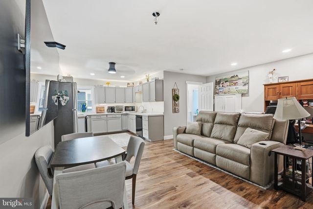 6924 SUNDOWN RD, Laytonsville, MD 20882
