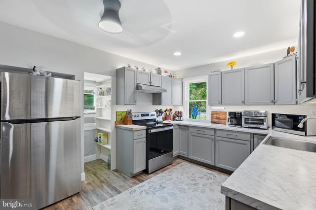 6924 SUNDOWN RD, Laytonsville, MD 20882