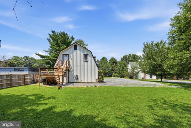 6924 SUNDOWN RD, Laytonsville, MD 20882