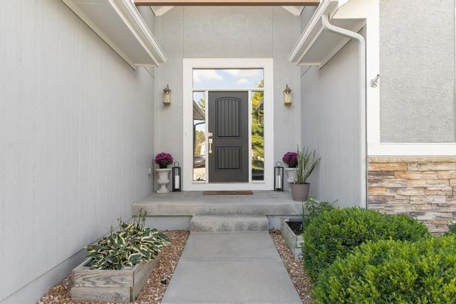 21619 W 177 Court, Olathe, KS 66062