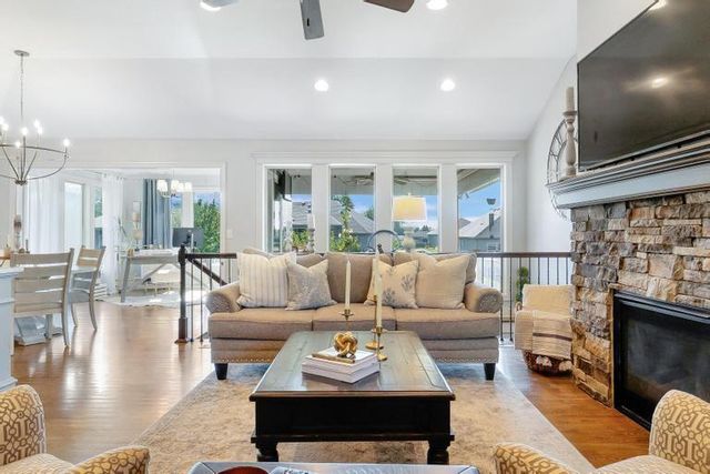 21619 W 177 Court, Olathe, KS 66062