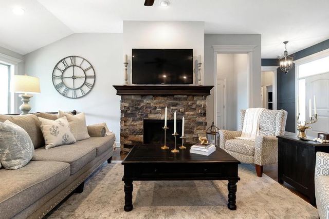 21619 W 177 Court, Olathe, KS 66062