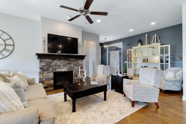 21619 W 177 Court, Olathe, KS 66062