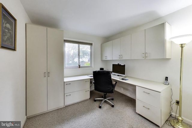 5002 ROSLYN RD, Annandale, VA 22003