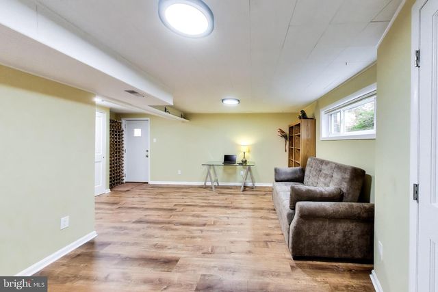 5002 ROSLYN RD, Annandale, VA 22003