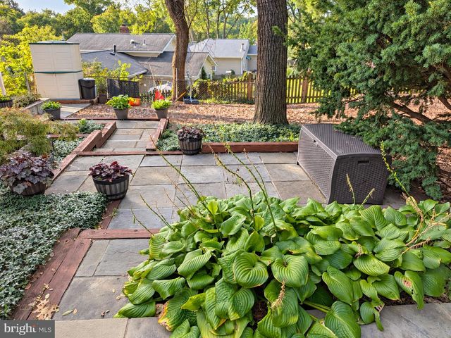 5002 ROSLYN RD, Annandale, VA 22003
